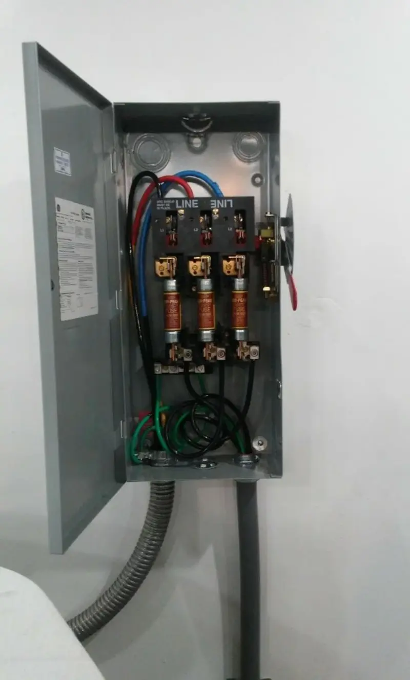 Three-phase disconnect switch installed for Electrical Wiring & Rewiring in Sahuarita